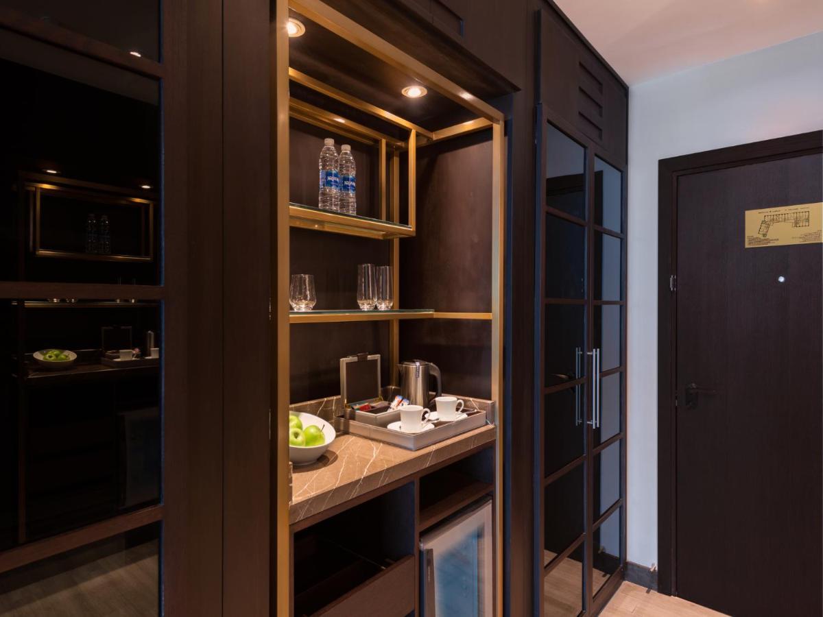 ไฮแอท รีเจนซี อัลกูต มอลล์ Hotel Kuwait City ภายนอก รูปภาพ A wet bar in a hotel room