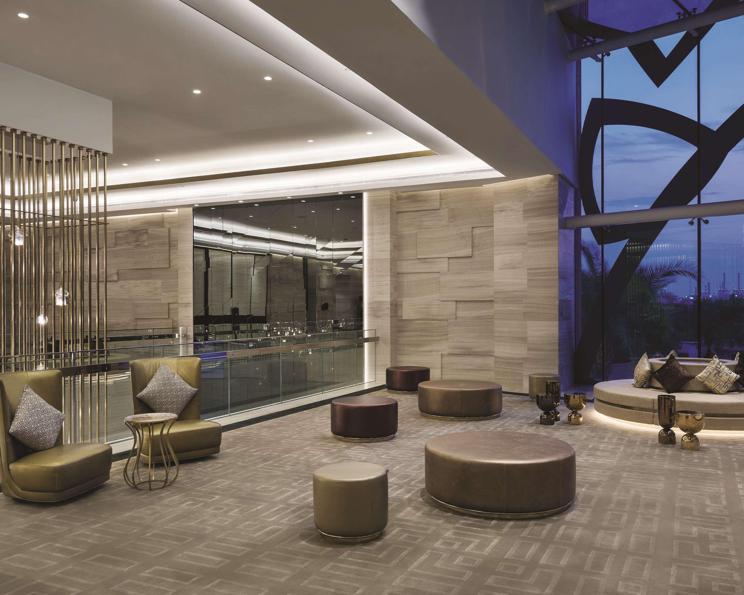 ไฮแอท รีเจนซี อัลกูต มอลล์ Hotel Kuwait City ภายนอก รูปภาพ The lobby of the hotel