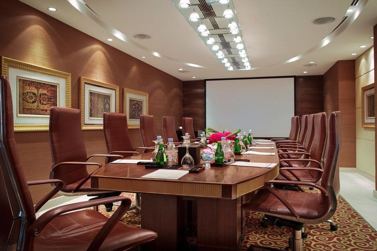 ไฮแอท รีเจนซี อัลกูต มอลล์ Hotel Kuwait City ภายนอก รูปภาพ A boardroom